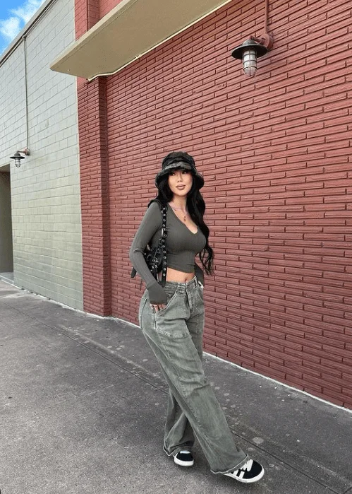 Street Style Star with a Touch of Retro
